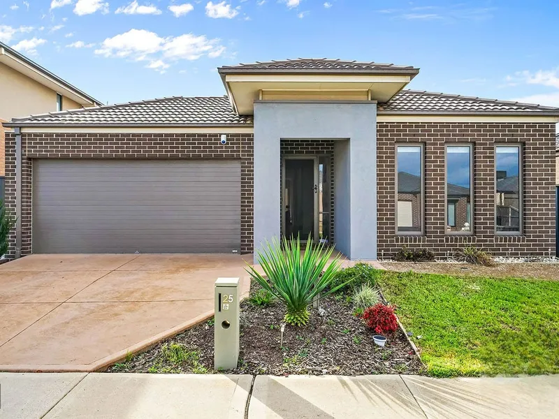 4 BEDROOM FAMILY HOME FOR RENT IN TRUGANINA !!