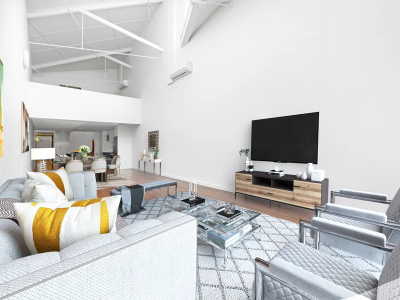Spectacular Saratoga – An Iconic Woolstore Residence