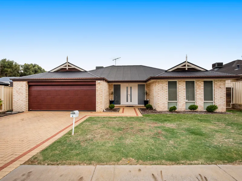 FAMILY LIVING IN THE HEART OF SETTLERS HILLS