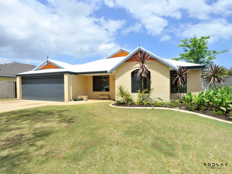 HOLIDAY AT HOME ALL YEAR ROUND !