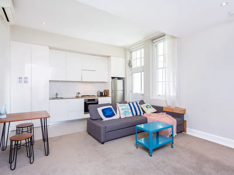 Elegant one bedroom apartment - Including fridge and washing machine