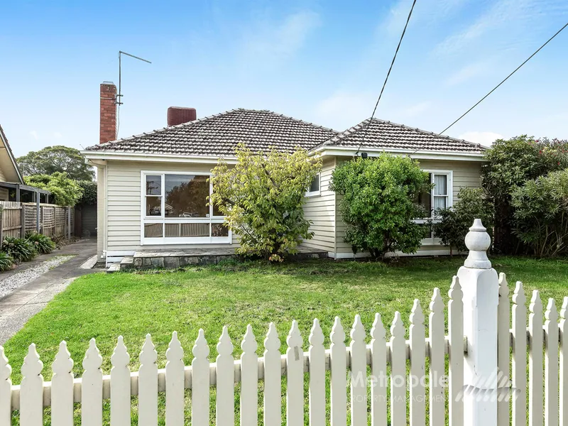 CLASSIC HOME FULL OF CHARM