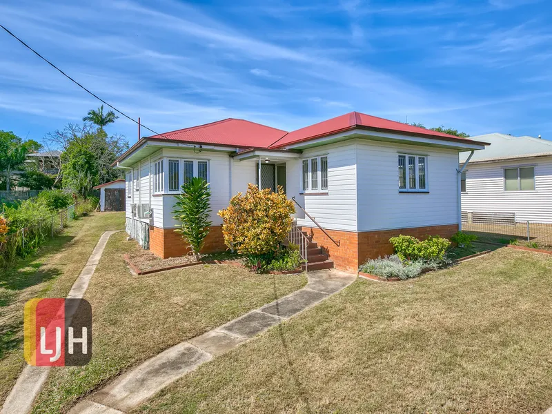 AIR CONDITIONED THREE BEDROOM HOUSE - PETS CONSIDERED !