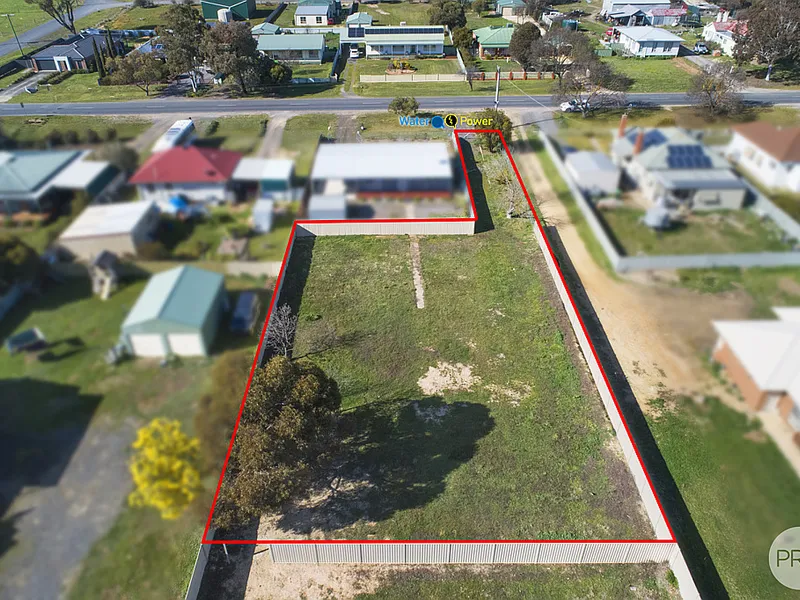 Large 1102m2 Building Block In Avoca