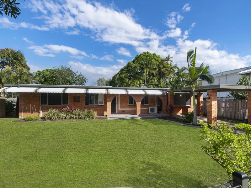 THREE BEDROOM HOME IN KIRWAN!!