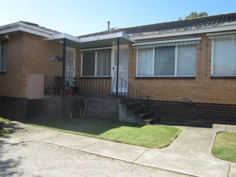 Walk to Chadstone Shopping Centre !!!