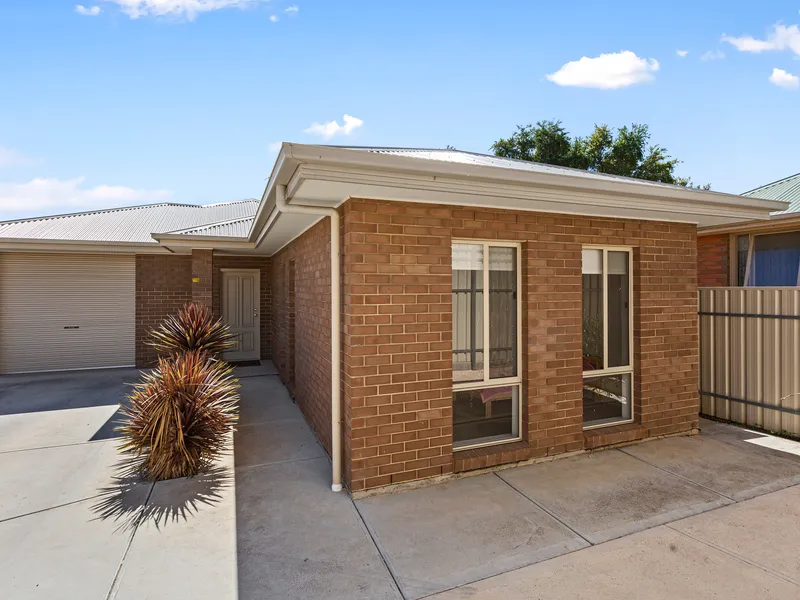 STUNNING COMMUNITY TITLE HOME