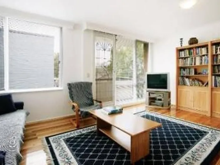 Enjoy the Elwood Lifestyle in this Boutique Apartment (6 Months Lease Agreement Only)