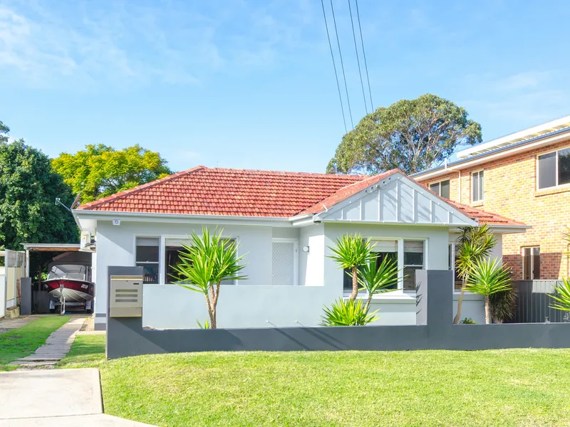 Family home with escarpment views