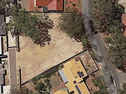 Rare allotment with two street access, front & rear, in a quiet cul-de-sac area (no through traffic)