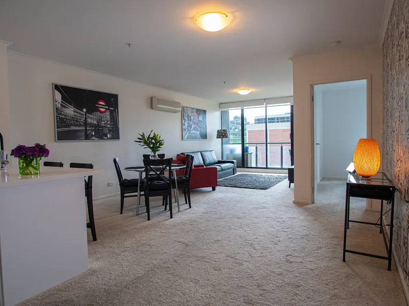 *FULLY FURNISHED* Fabulously located *12 or 6 months' leases available* TO INSPECT, please call Agent on mob 0402 000 599 *