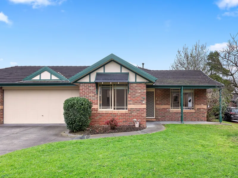 SINGLE LEVEL EASE NEAR ALL AMENITIES