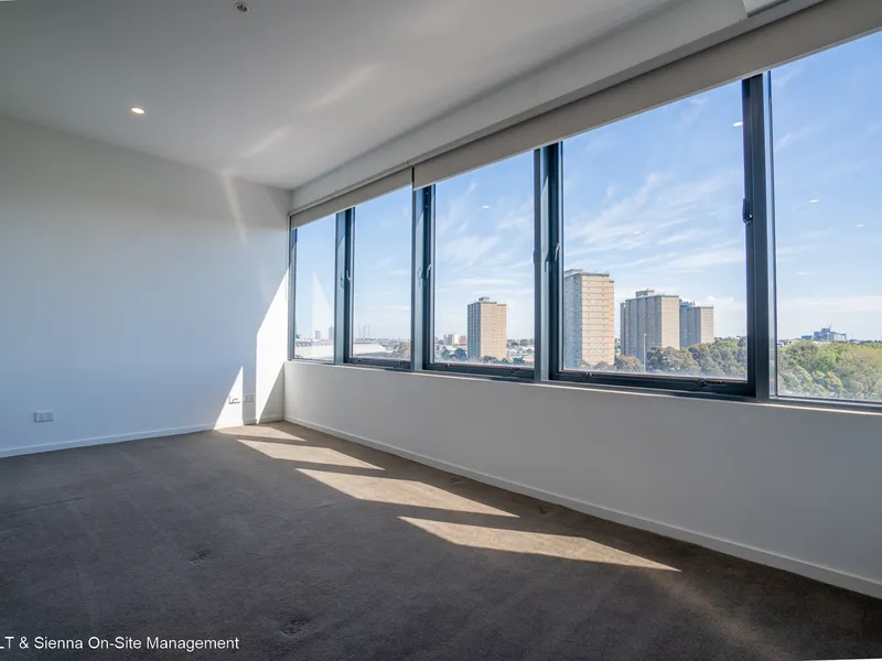 Beautiful, Bright, 2 Bedroom Apartment 