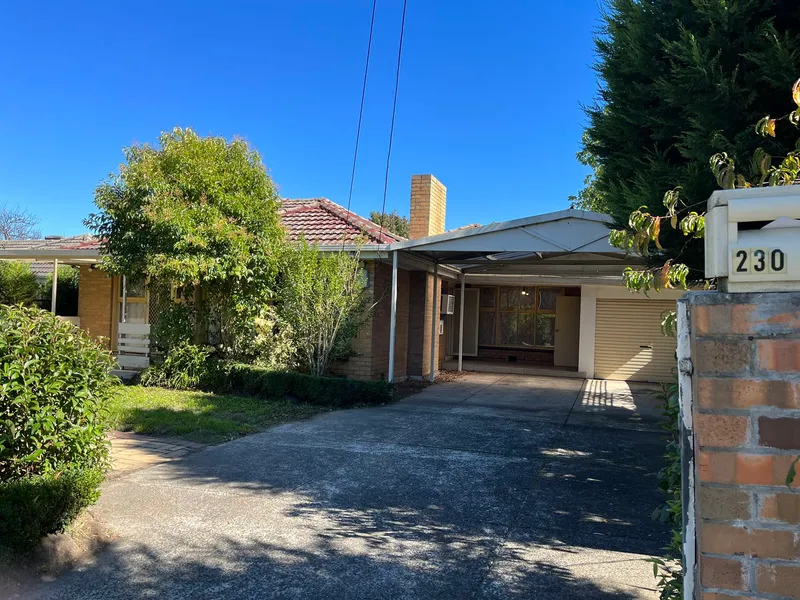 Spacious 4-Bedroom House for Rent in Blackburn South.