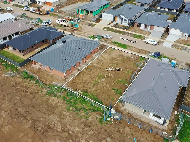 Titled block in popular Lucas location!