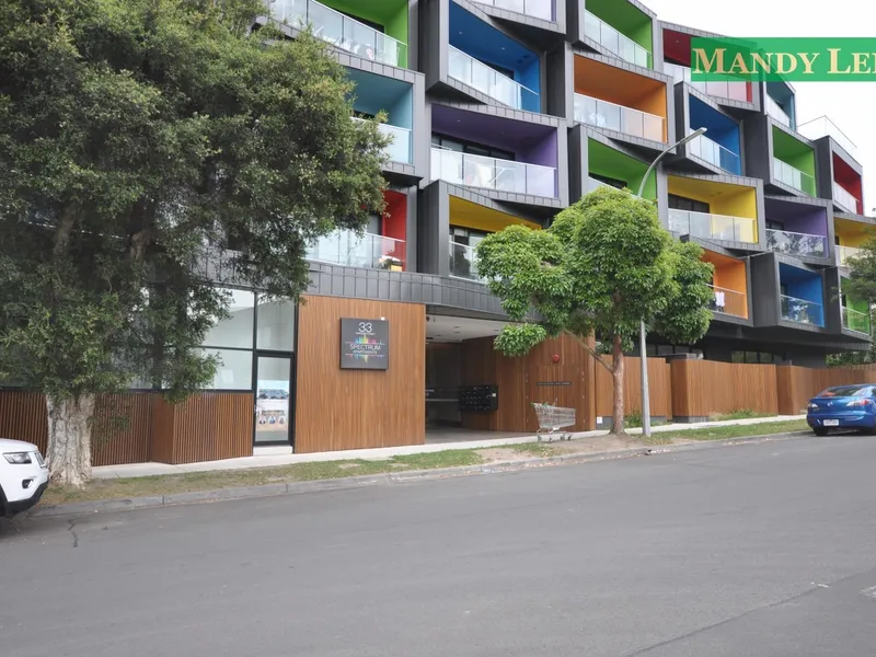 Walking distance to Box Hill Central