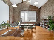 Huge New-York style studio, a unique hidden gem!
