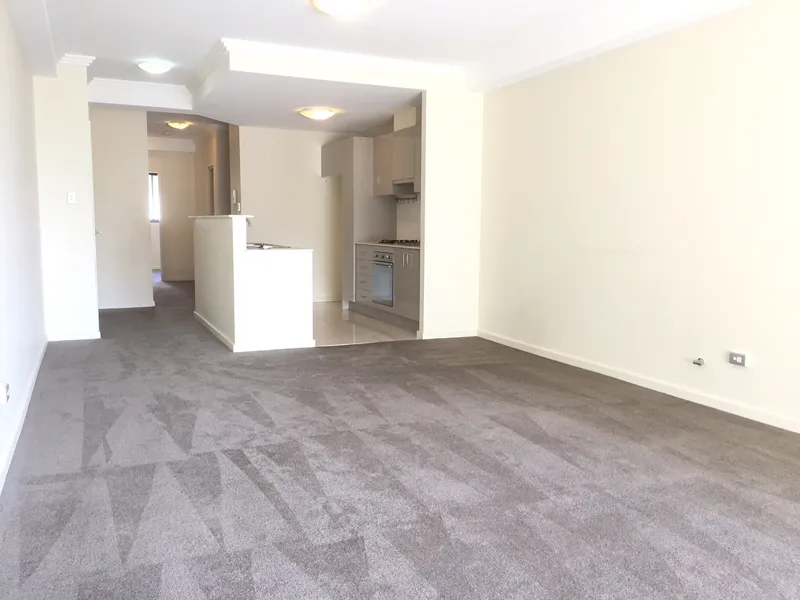 Spacious 2 Bedroom 2 parking apartment with study