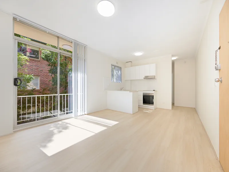 Fully renovated 2 bedroom unit located within walking distance to all amenities