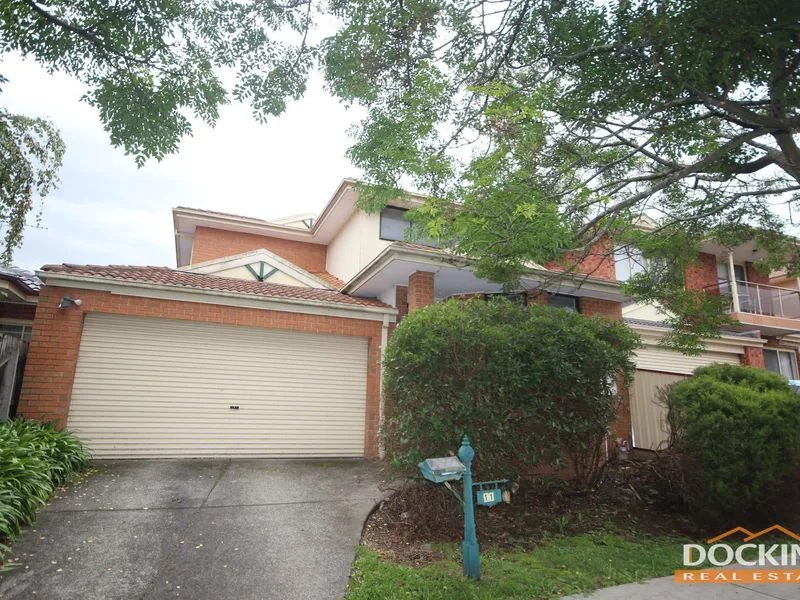 Room To Move - 4 Bedrooms and 3 living spaces -