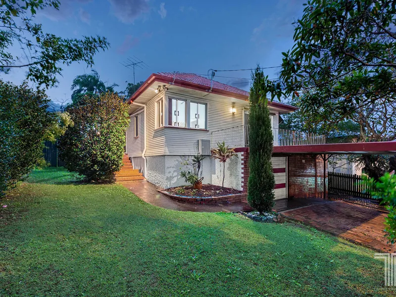 Character Meets Contemporary in a Family-Friendly Pocket