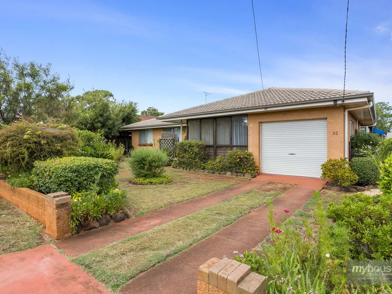 Immaculate Low-set Brick - Walk to Wilsonton Shops & Schools