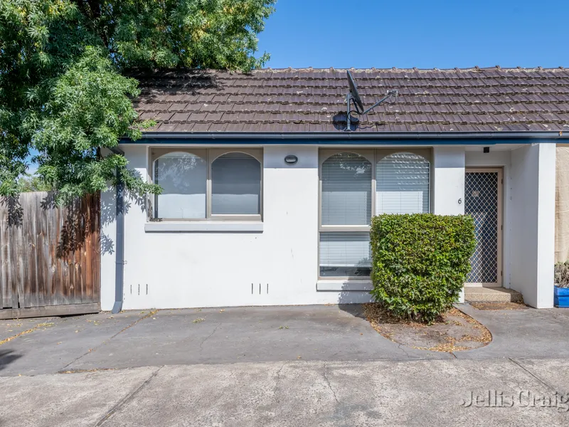 Neat Unit in Desirable Locale