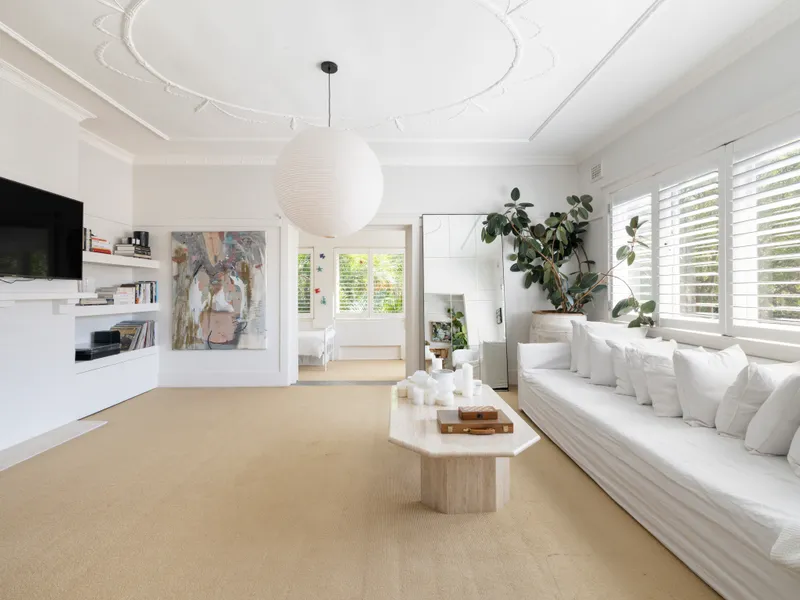 Grandly scaled apartment in prized Eastern Suburbs pocket