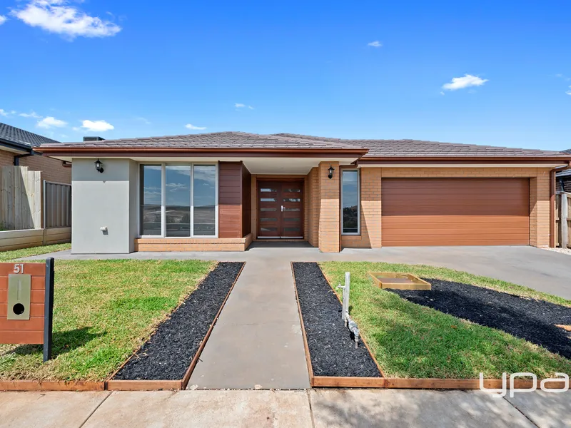 Beautiful spacious family home with amazing valley views.