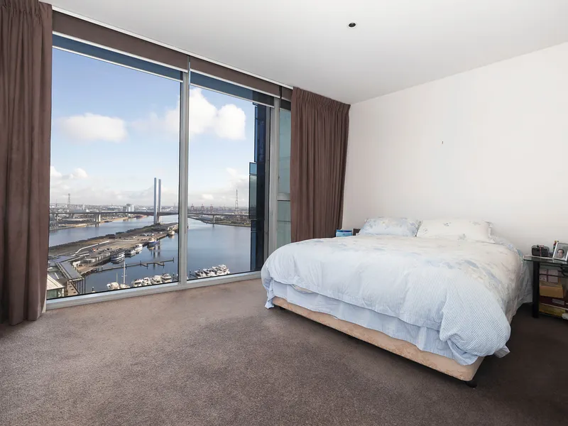 Beautiful, Bright and Spacious, with stunning views.