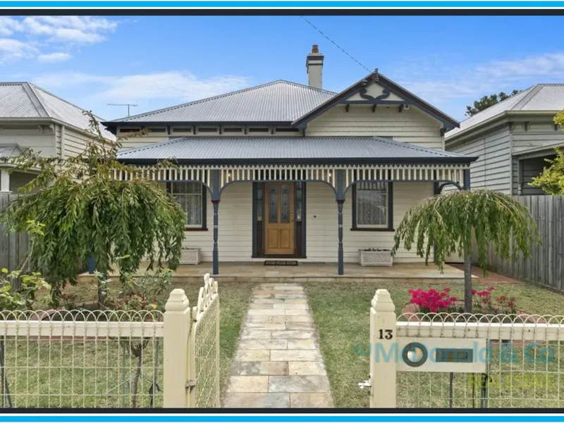 EXECUTIVE STYLE FOUR BEDROOM HOME IN PRIME SOUTH GEELONG LOCATION