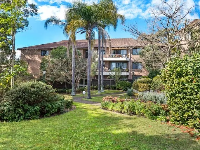SET BACK IN A GARDEN SETTING, IMMACULATE LARGE 2 BEDROOM APARTMENT!