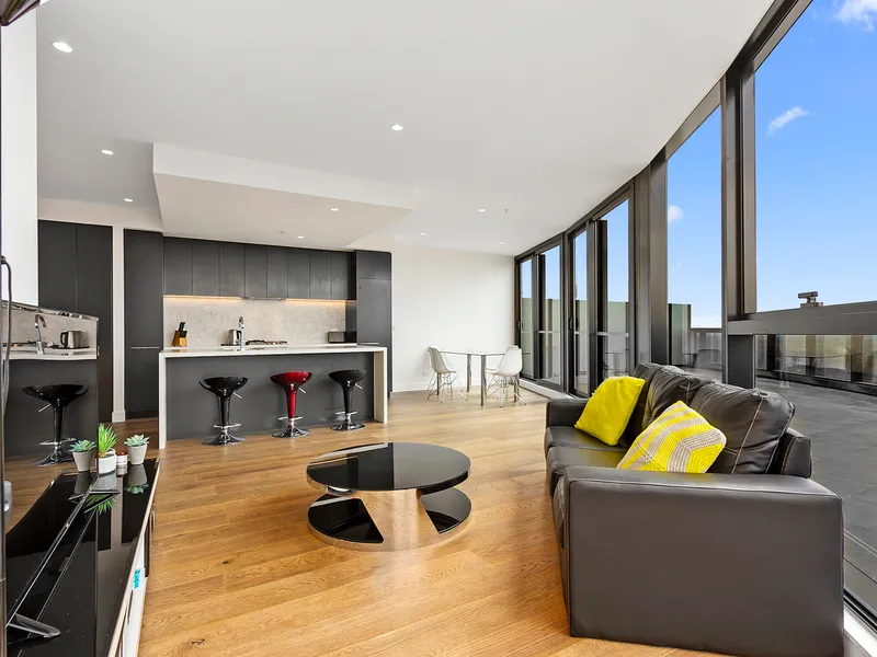Luxury Whitehorse Living With Superior View 