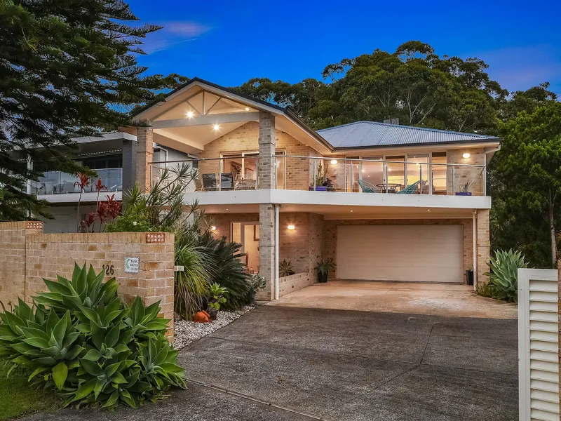 North facing palatial family home with ocean views