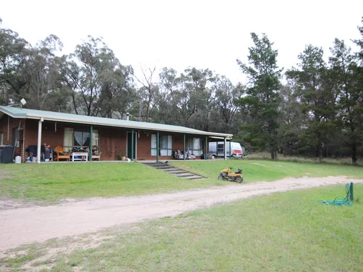 LOVELY HOME ON 2 HECTARES ONLY MINUTES TO TOWN