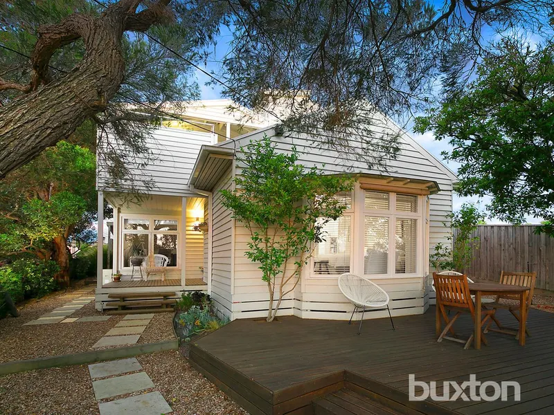 Beautiful 3 bedroom family home in prized beachside pocket, just moments to shops, station, schools & beach