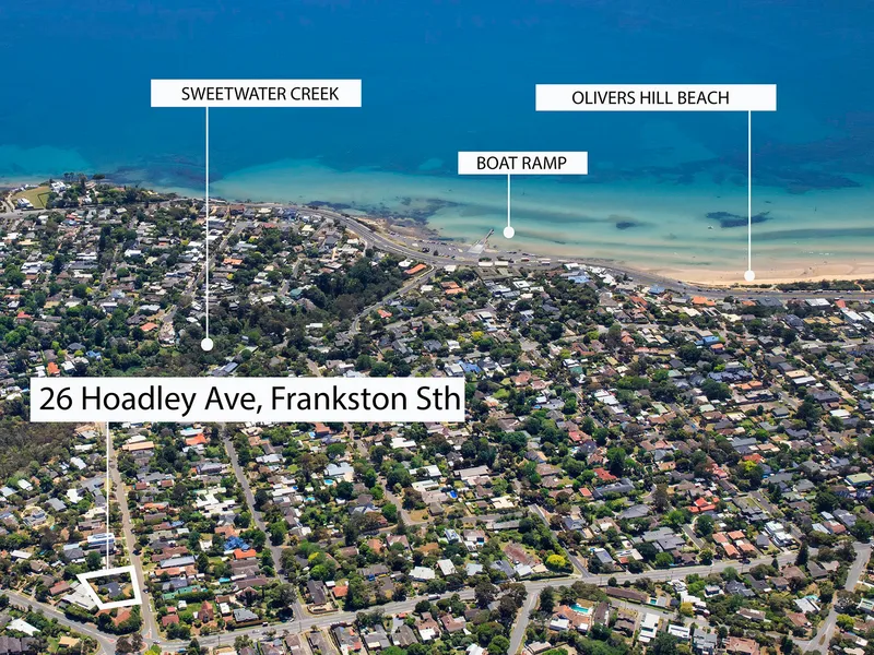 BAY VIEWS AND ENDLESS POSSIBILITIES ON THIS 993m2 BLOCK