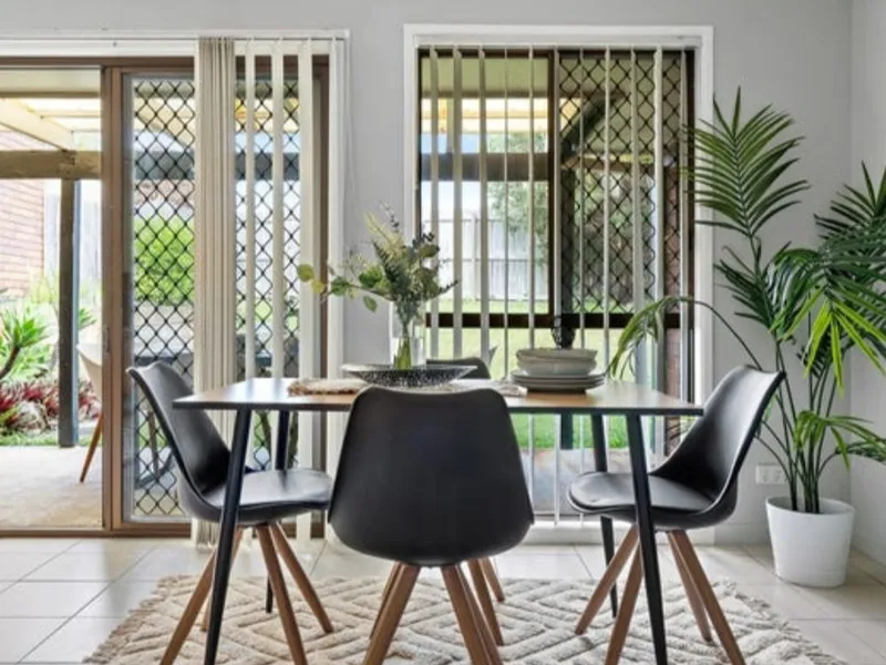 Beautifully presented 2 bedroom Townhouse in handy location