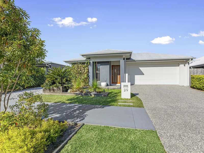 Enticing Lifestyle in Enviable Parklakes Estate