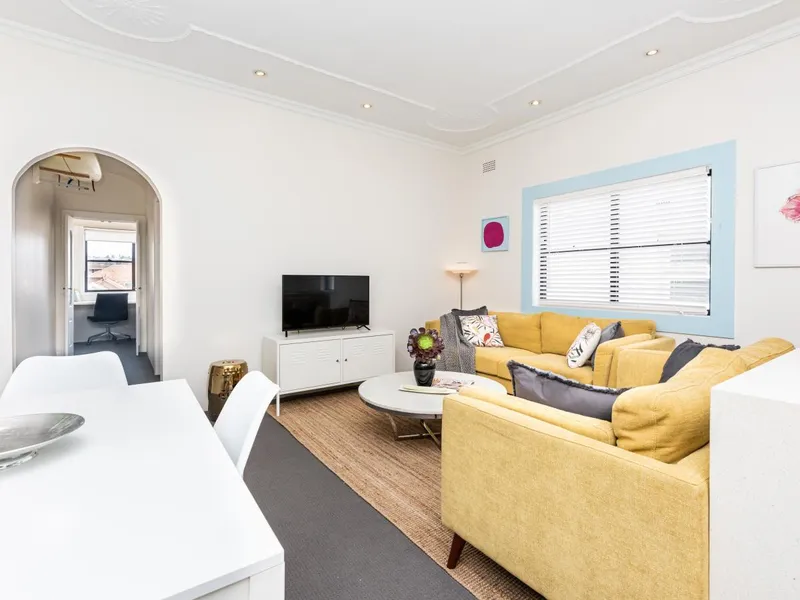 Fabulous Furnished 1 bedroom apartment just metres from Bondi Beach