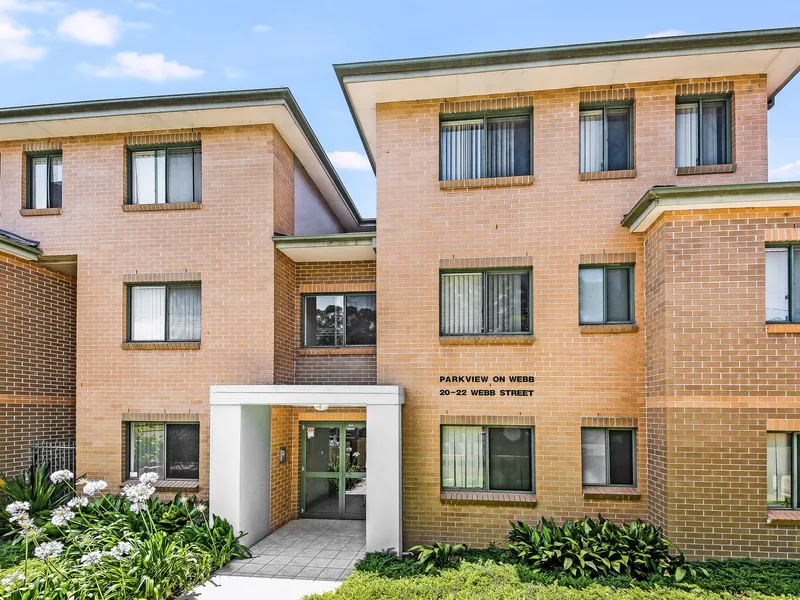 Villa-like unit in the heart of Riverwood
