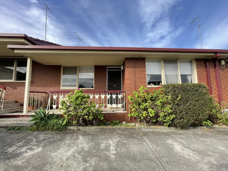 Enjoy a Courtyard and Amenities in Brunswick West