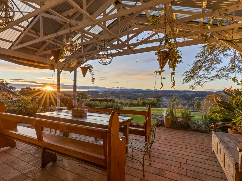 Expansive Rural Estate with Multiple Residences and Breathtaking Panoramic Views