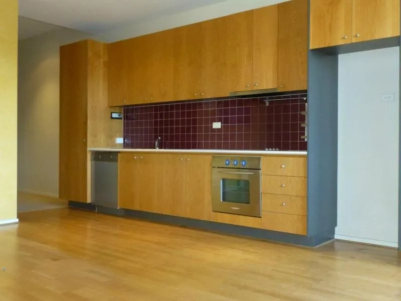 STUNNING ONE BEDDER!