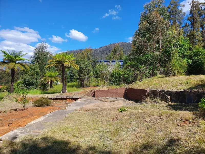 STUNNING MOUNTAIN VIEWS