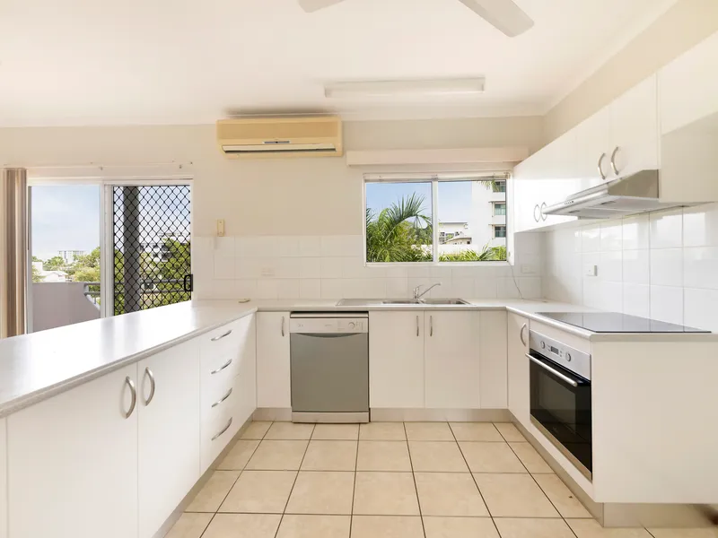 CITY LIVING AT ITS FINEST: 2-BEDROOM APARTMENT IN LARRAKEYAH WITH MODERN AMENITIES