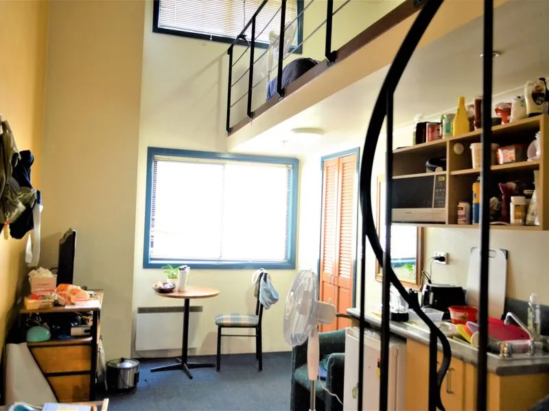 INVESTMENT OPPORTUNITY KNOCKS!!! PERFECTLY LOCATED STUDENT ACCOMMODATION!!!