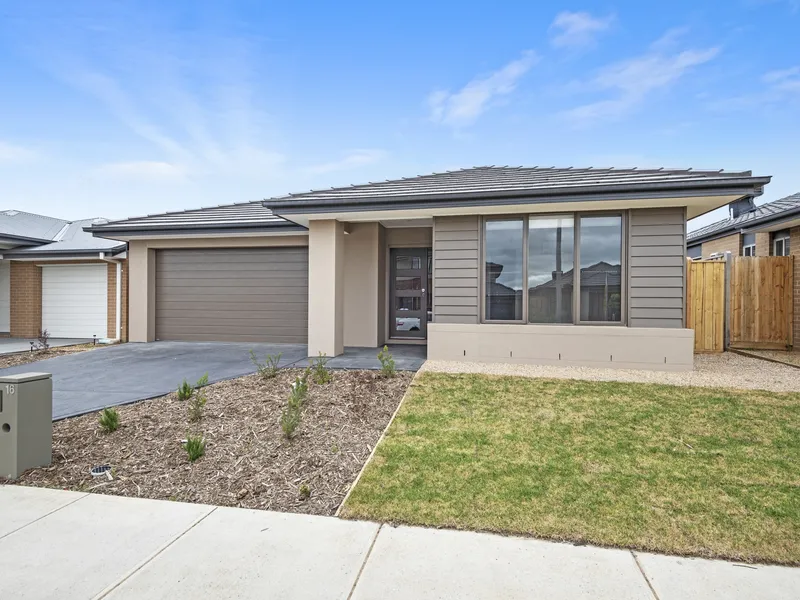 BRAND NEW IN CLYDE ~ stunning 4 bed home