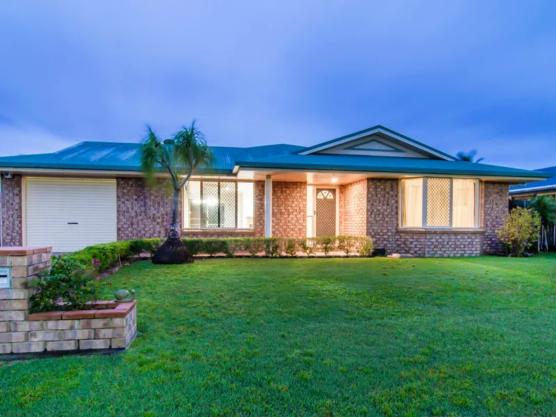 Fantastic family home with shed & side access