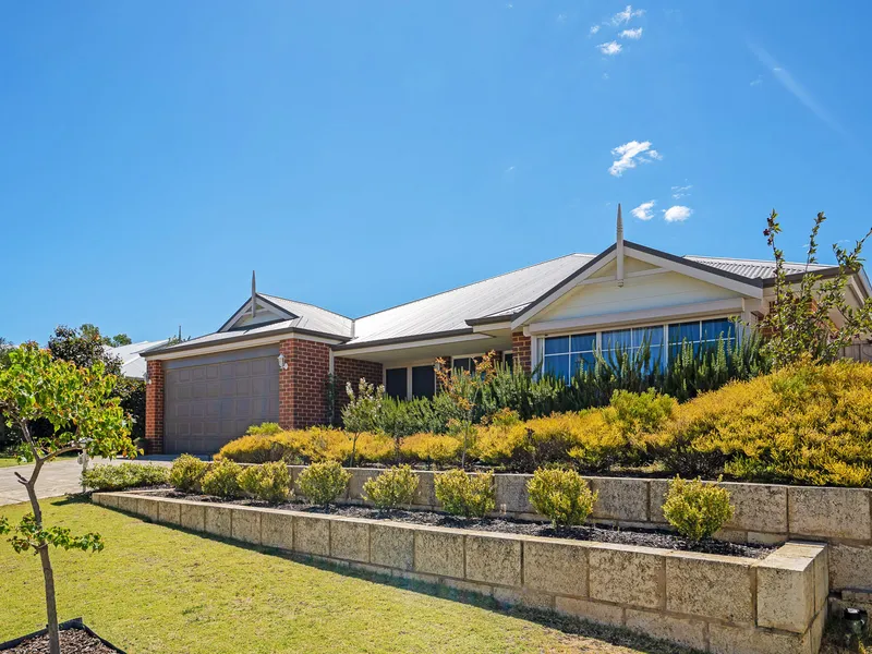 QUALITY FAMILY HOME ON LARGE BLOCK